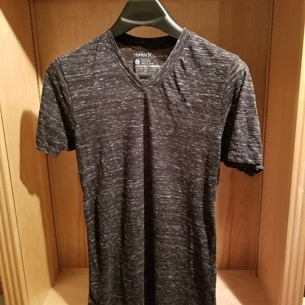 Men's Small Hurley V-Neck Tee
